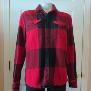 American Eagle Men's Classic Fit Red And Black Flannel Size M